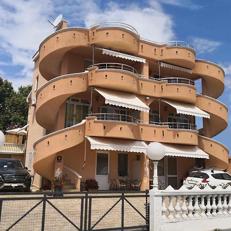 Apartments Montenegrina Ulcinj Exterior foto